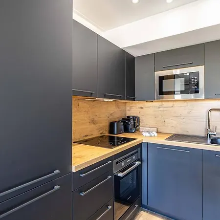 8 Merle - Beau Au Centre De Avec Balcon ! Cannes