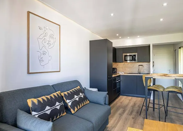 8 Merle - Beau Au Centre De Avec Balcon ! Appartamento Cannes