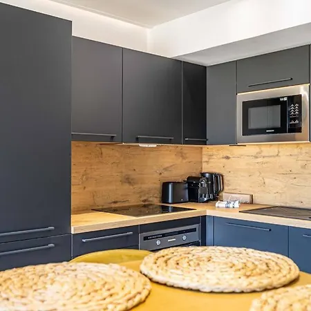 8 Merle - Beau Au Centre De Avec Balcon ! * كان